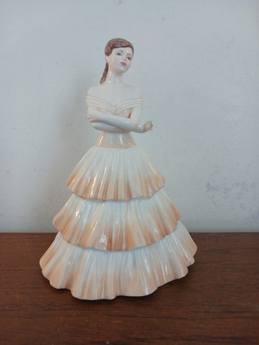 Exquisite coalport figurine - coalport,