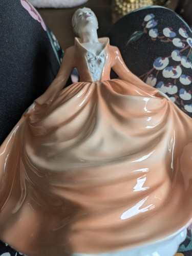 Coalport figurine ladies - figurine,