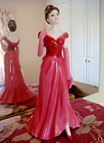 Coalport figurine lady - coalport, in