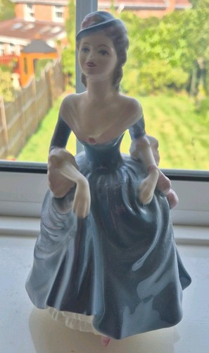 Coalport ladies fashion - of,