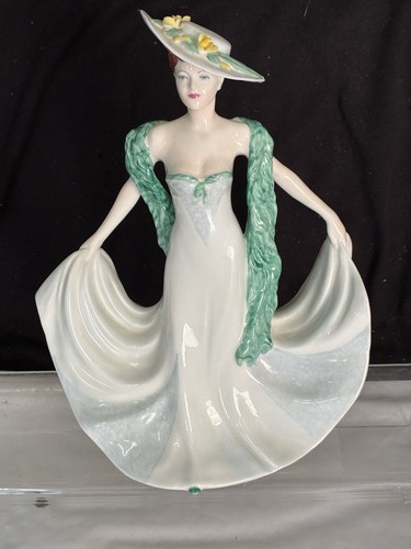 Pretty vintage coalport ladies - pretty,
