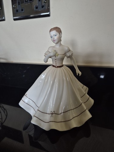 Fabulous coalport figurine - fabulous,